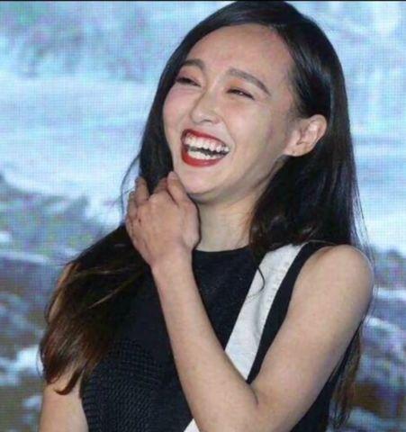 丑明星女,从平凡到闪耀的蜕变