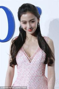 明星的乳沟斗艳,明星们的性感较量