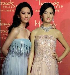明星蜡像自己合影,打造专属合影回忆